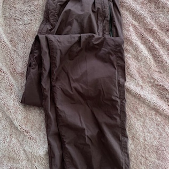 Size 30 burgundy twill cargo pants - Picture 4 of 4